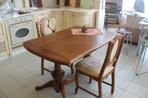 магазин мебели. стол для кухни фото